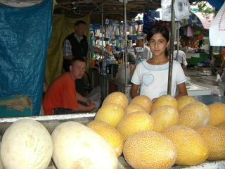 �A�����f�B���E�o�U�[���̃t���[�c����