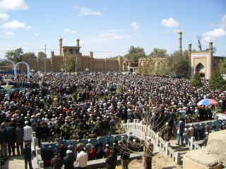 䳎ԉ��ˁi���j�ƁA�A���g�D�����N�i�E�j in �����J���h