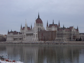 �n���K���[�̍���c����