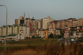 �v���V���e�B�i�̊X����