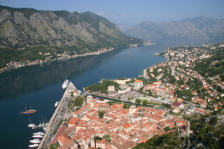 �R�g�[���̊X����