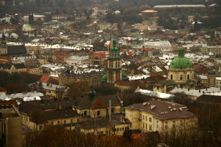 �E�N���C�i�E�����B�u�̋��s�X