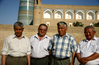 �E�Y�x�N�l�̂�������4�l�g in �q���@